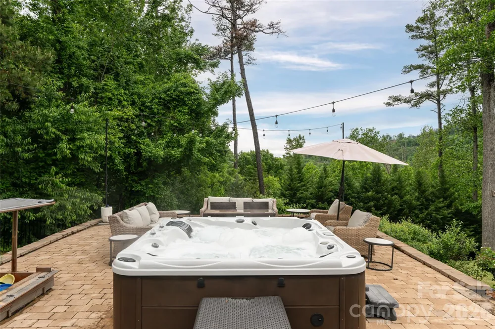 153 Mills Place Asheville, NC 28804