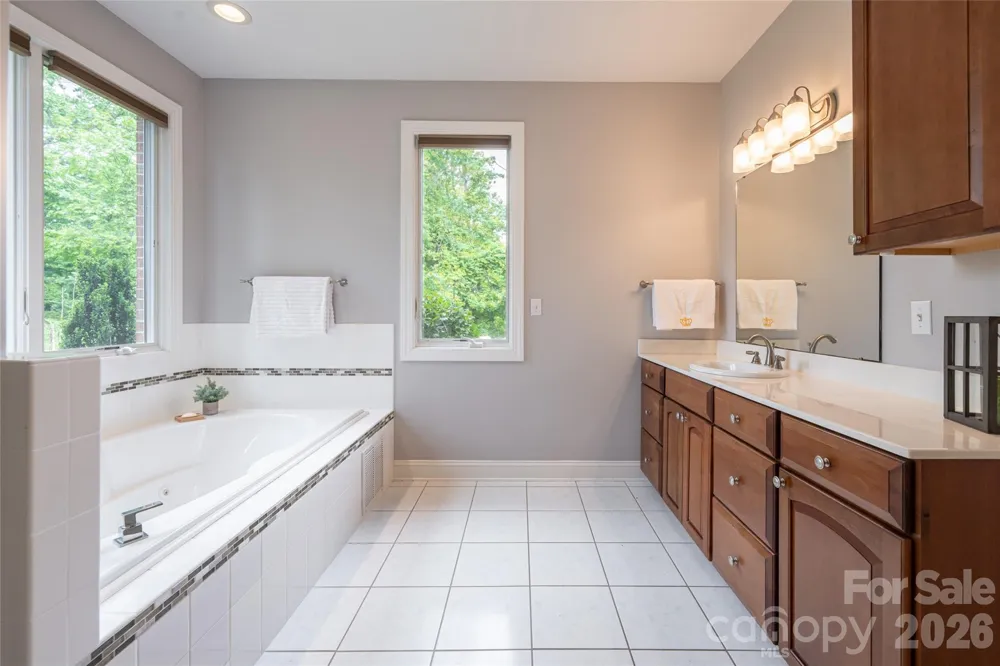 153 Mills Place Asheville, NC 28804