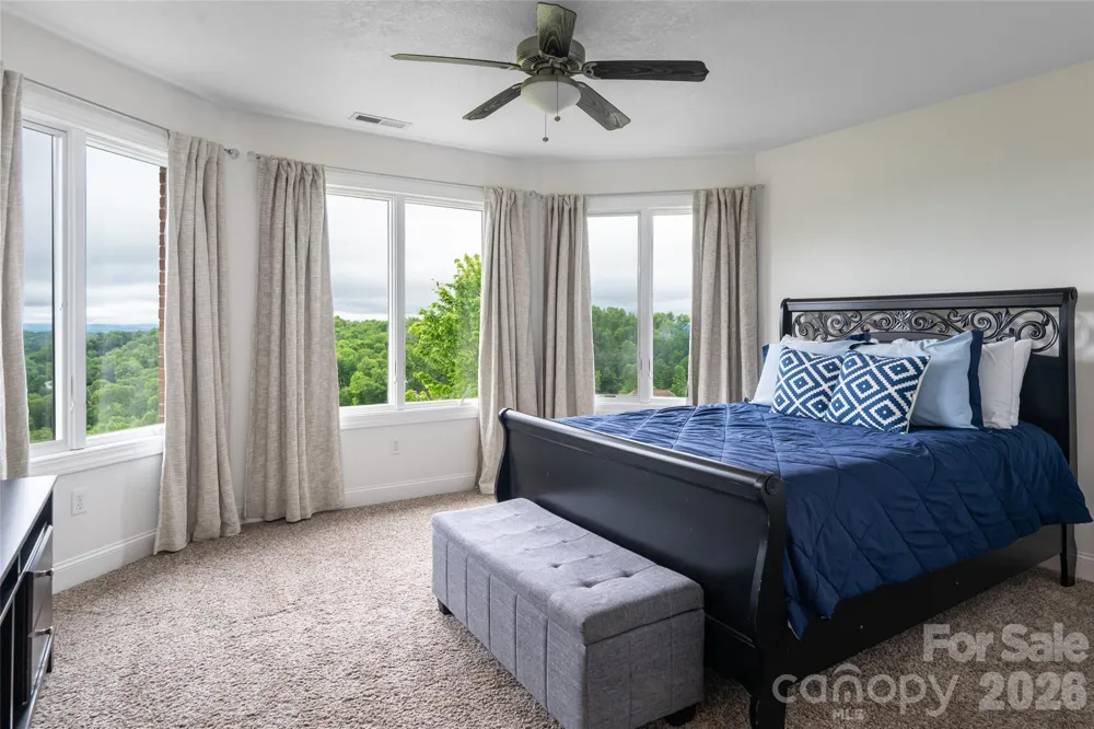 153 Mills Place Asheville, NC 28804