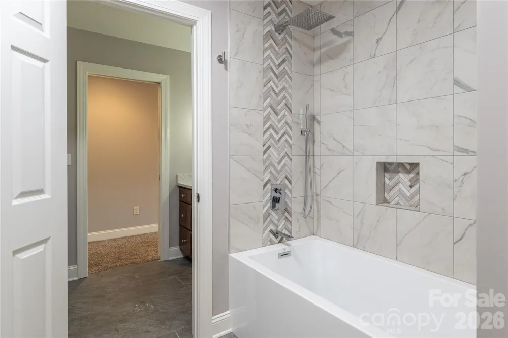 153 Mills Place Asheville, NC 28804