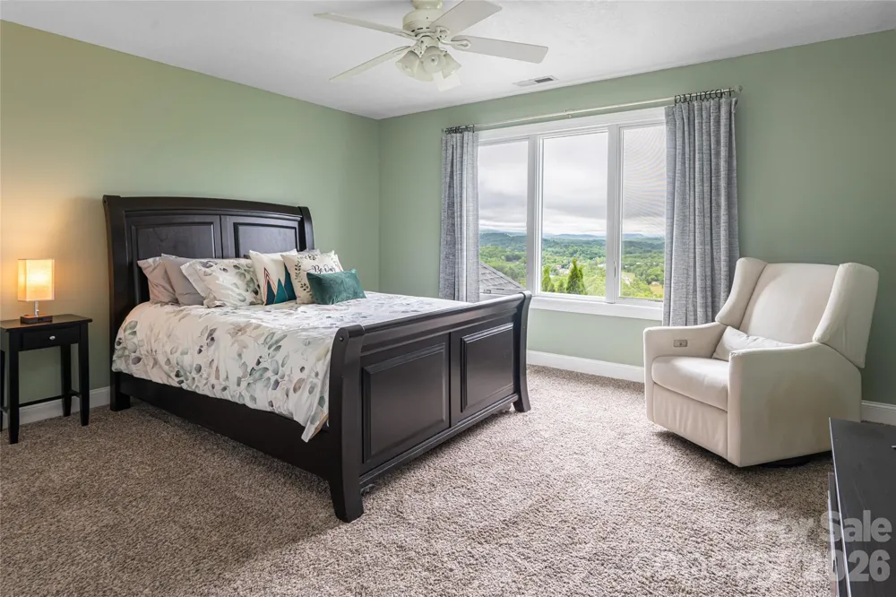 153 Mills Place Asheville, NC 28804