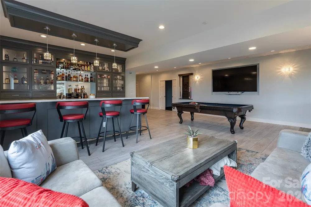 153 Mills Place Asheville, NC 28804