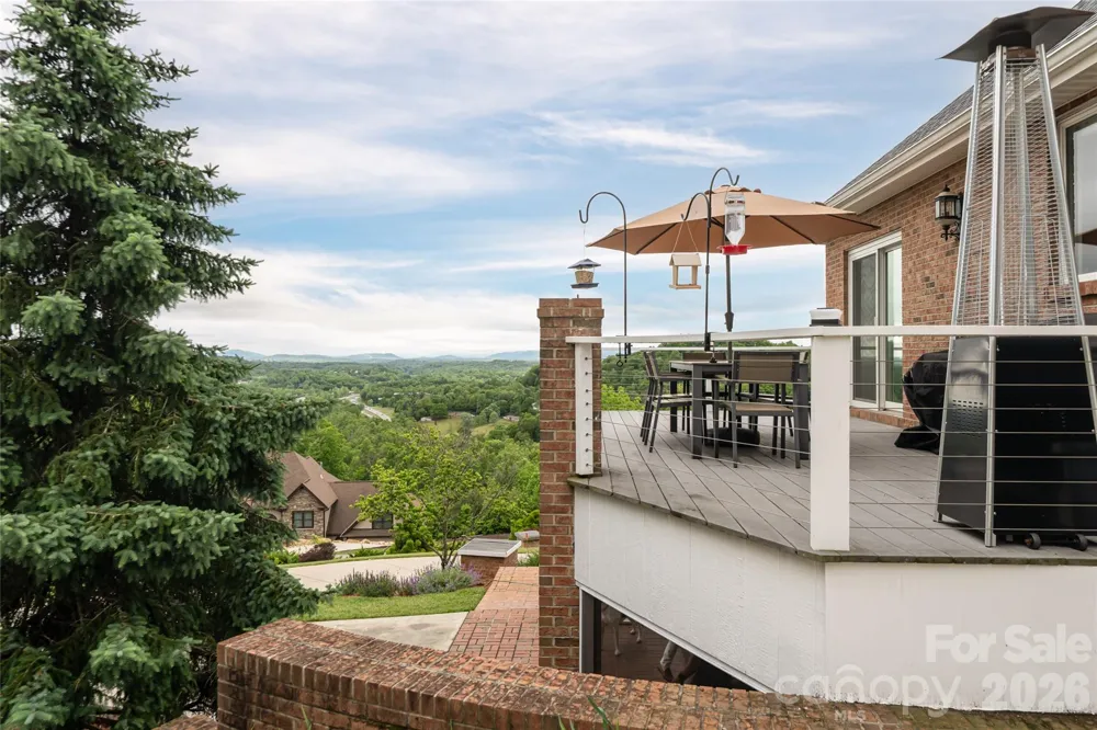 153 Mills Place Asheville, NC 28804