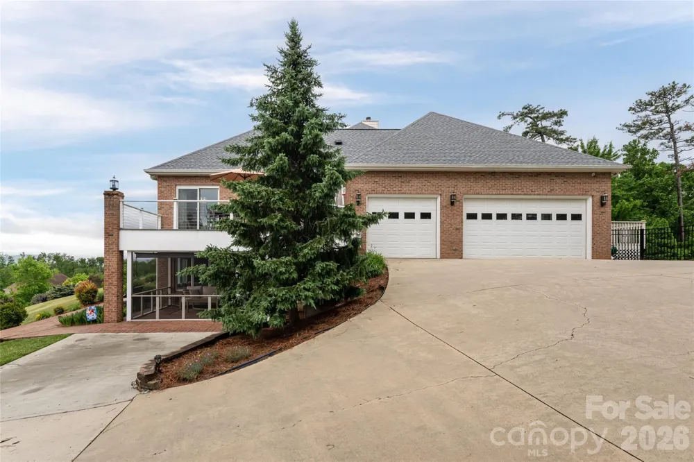 153 Mills Place Asheville, NC 28804