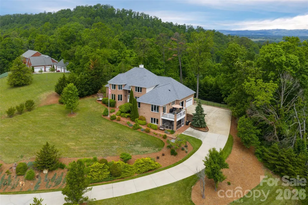 153 Mills Place Asheville, NC 28804