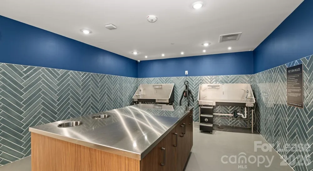 426 Tryon Street #B2.1r Charlotte, NC 28202