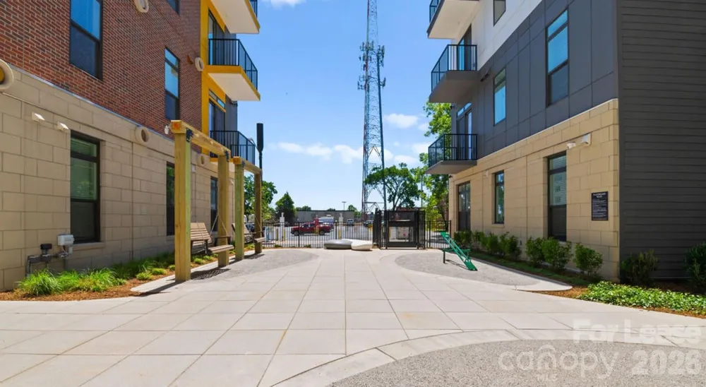 426 Tryon Street #B2.1r Charlotte, NC 28202