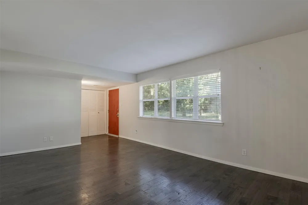 326 Westview Terrace Arlington, TX 76013