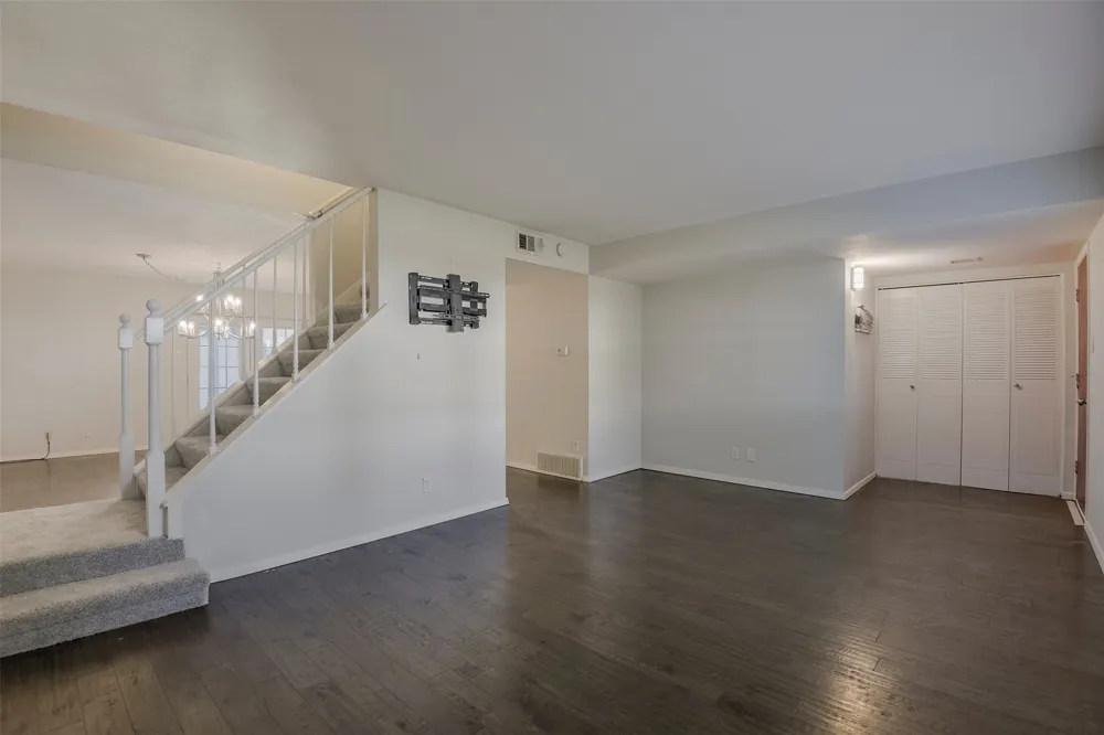 326 Westview Terrace Arlington, TX 76013