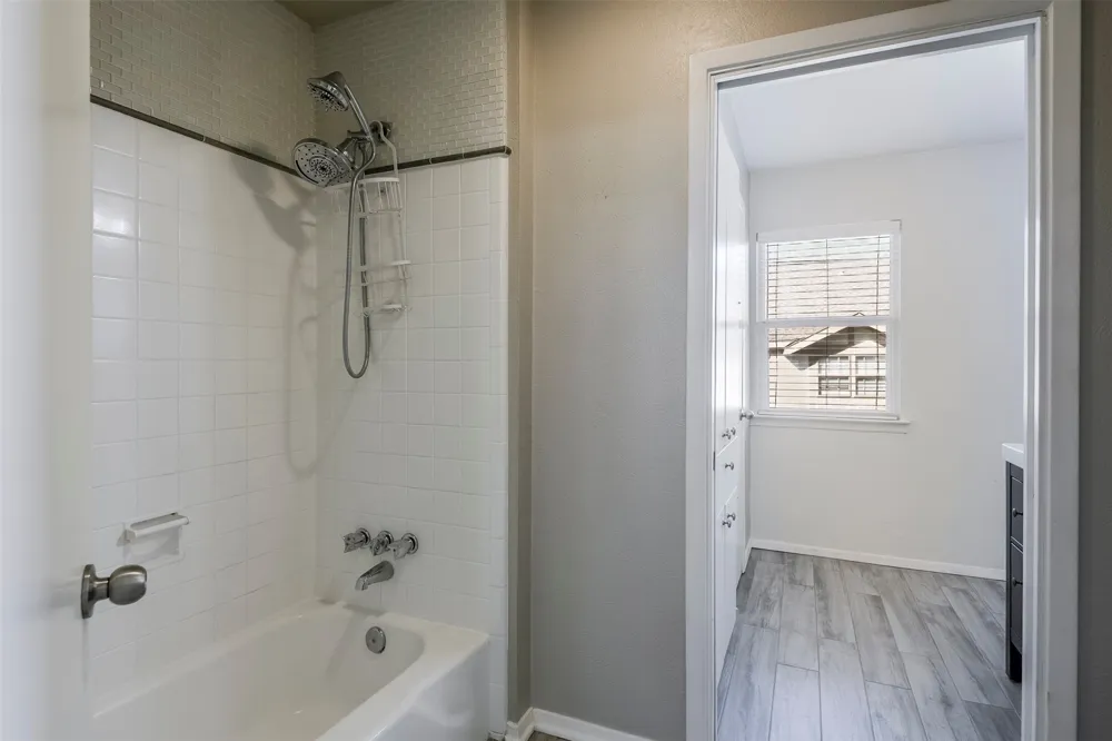 326 Westview Terrace Arlington, TX 76013