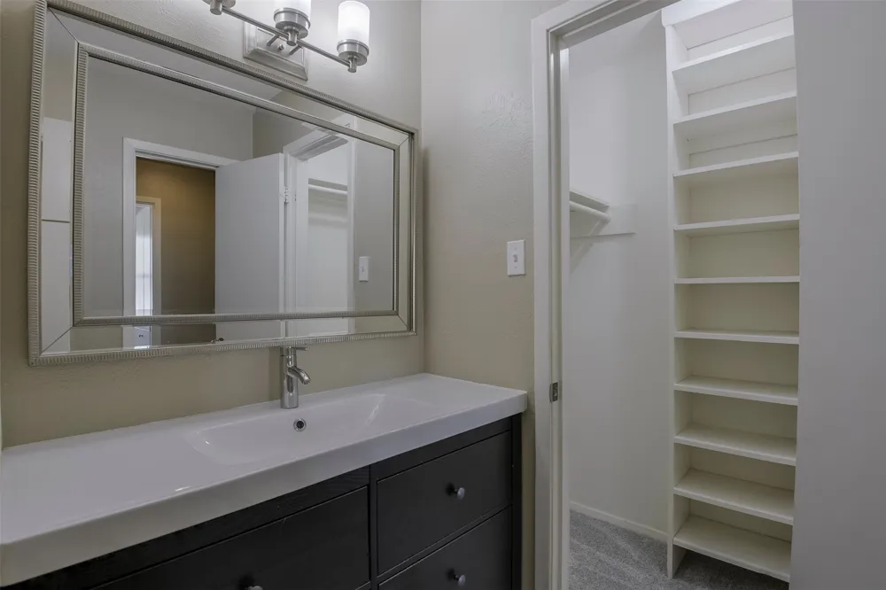 326 Westview Terrace Arlington, TX 76013