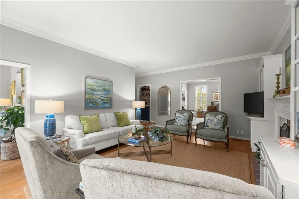 255 Tenth Fairway Roswell, GA 30076