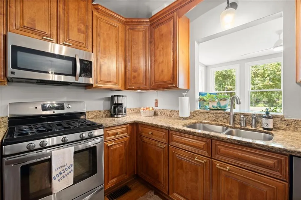 255 Tenth Fairway Roswell, GA 30076