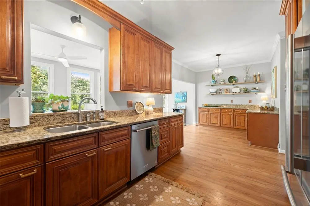 255 Tenth Fairway Roswell, GA 30076