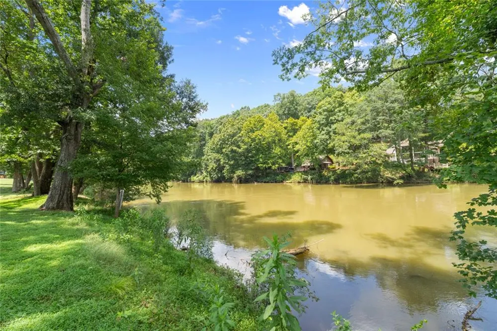 255 Tenth Fairway Roswell, GA 30076