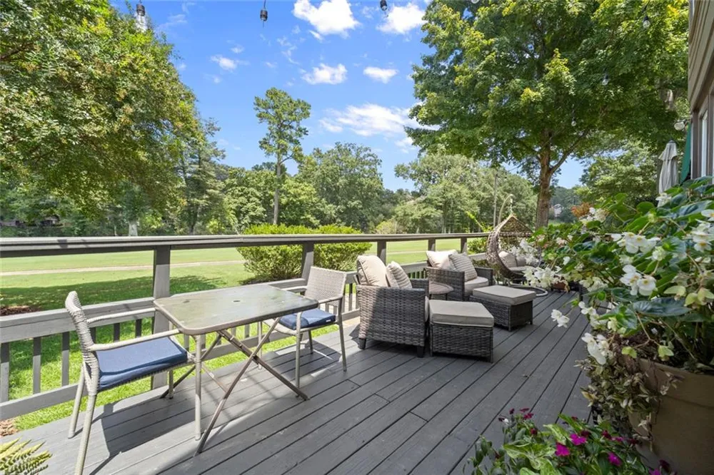 255 Tenth Fairway Roswell, GA 30076