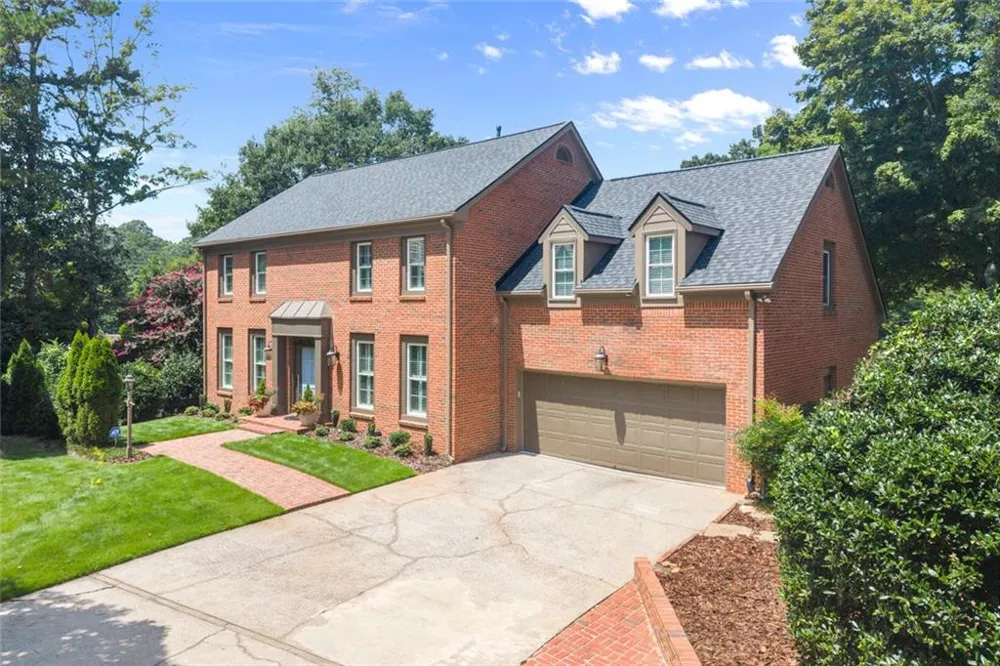 255 Tenth Fairway Roswell, GA 30076