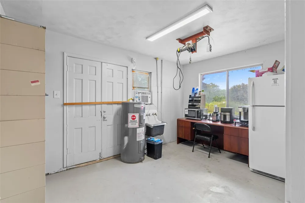 9772 Fm 1696 Road Bedias, TX 77831