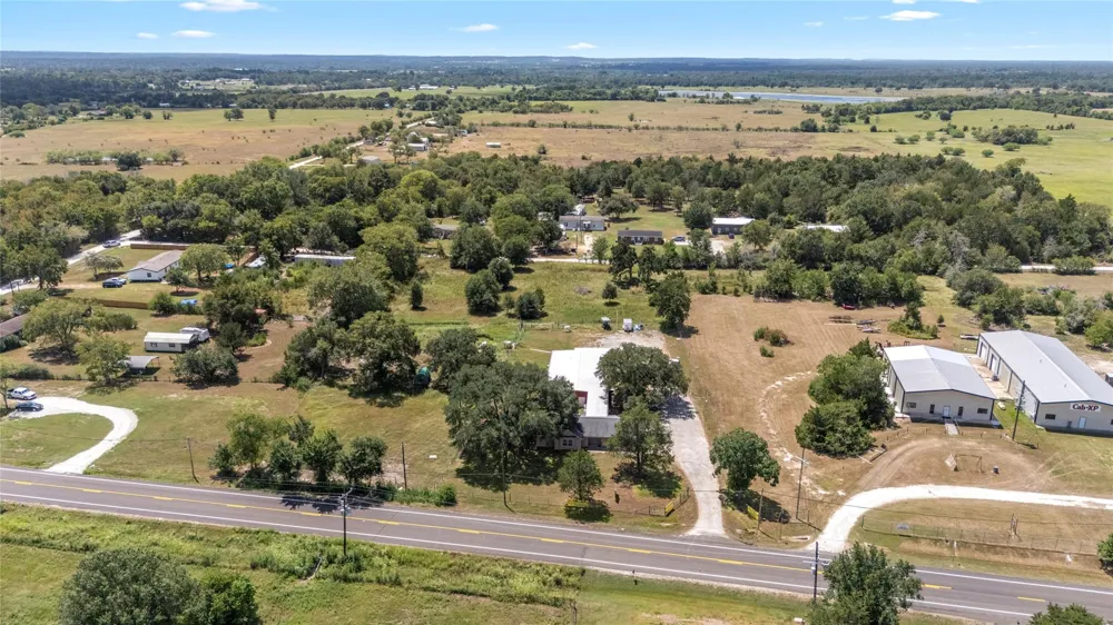 9772 Fm 1696 Road Bedias, TX 77831