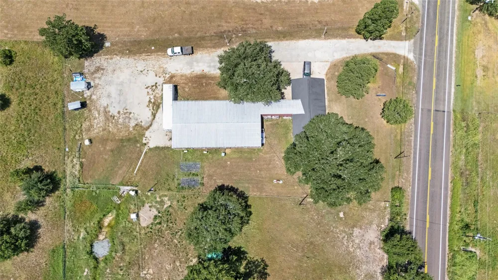 9772 Fm 1696 Road Bedias, TX 77831