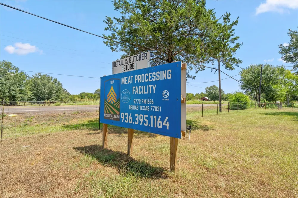 9772 Fm 1696 Road Bedias, TX 77831