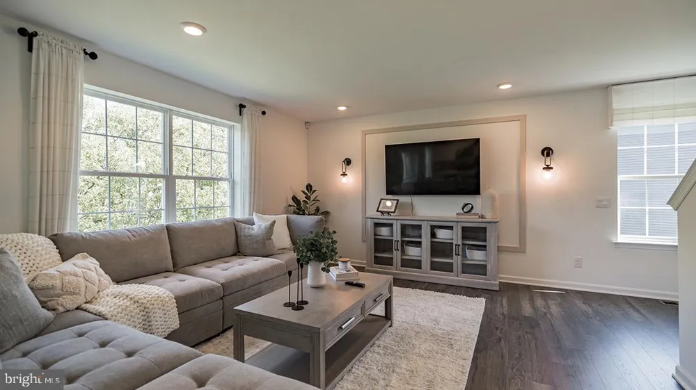 329 MONTEREY DRIVE Egg Harbor Township, NJ 08234