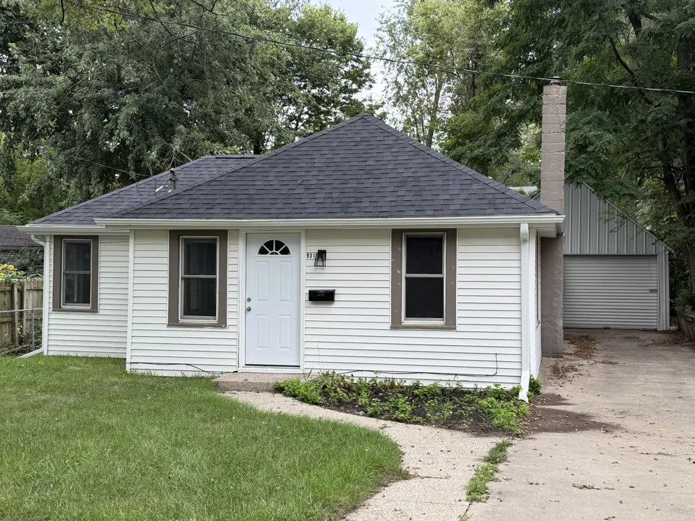931 Pomeroy Street Kalamazoo, MI 49001
