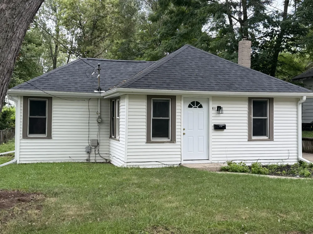 931 Pomeroy Street Kalamazoo, MI 49001
