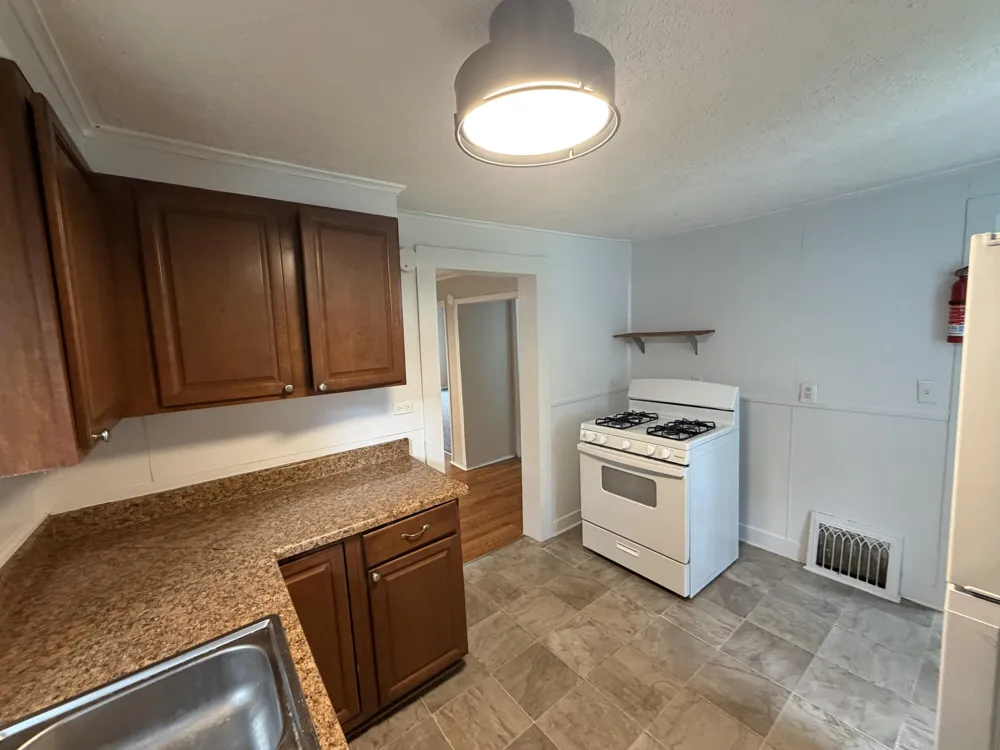 931 Pomeroy Street Kalamazoo, MI 49001