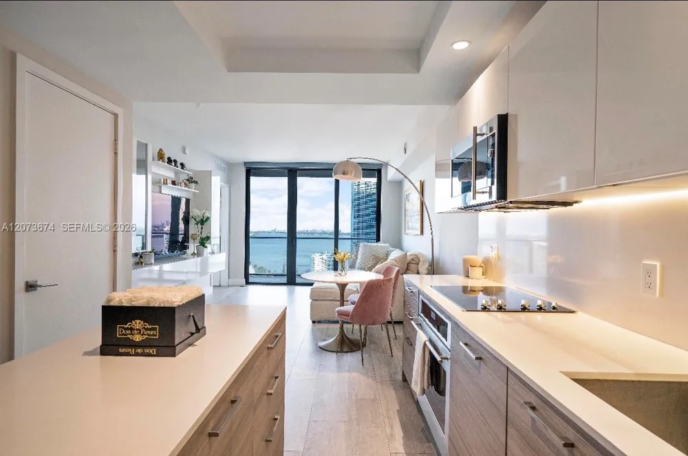 121 NE 34th St #2506A Miami, FL 33137