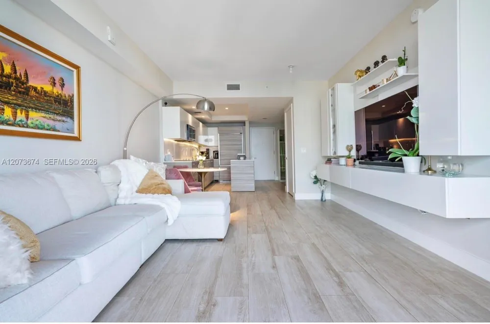 121 NE 34th St #2506A Miami, FL 33137