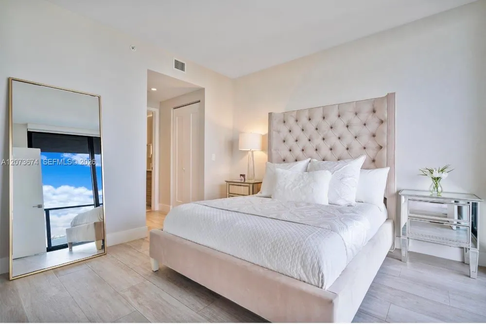 121 NE 34th St #2506A Miami, FL 33137