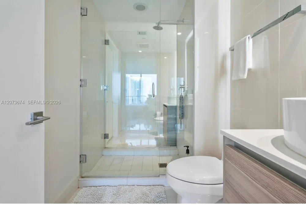 121 NE 34th St #2506A Miami, FL 33137