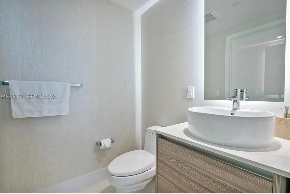 121 NE 34th St #2506A Miami, FL 33137