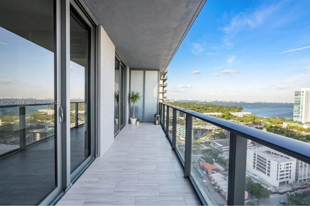 121 NE 34th St #2506A Miami, FL 33137