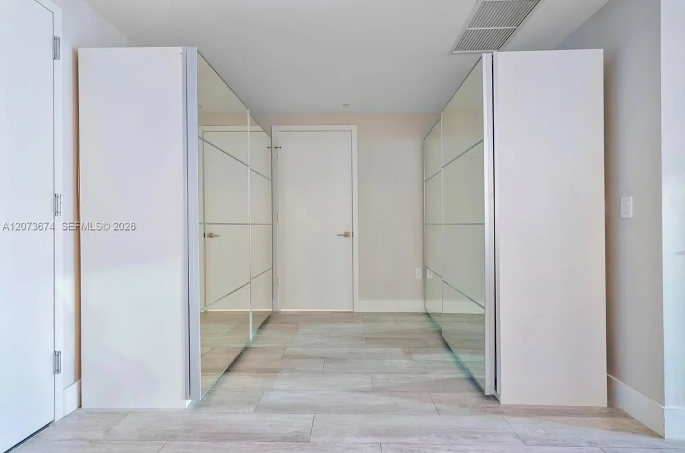 121 NE 34th St #2506A Miami, FL 33137