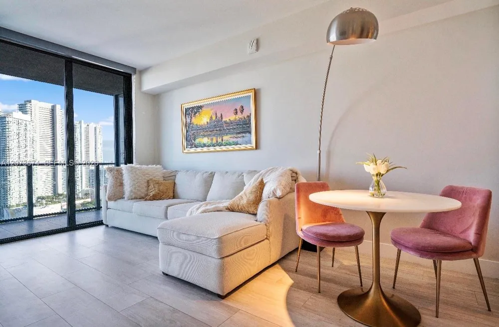 121 NE 34th St #2506A Miami, FL 33137
