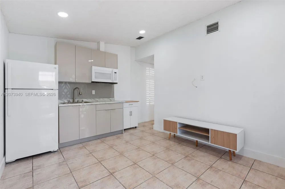 11259 NW 88th Ave #- Hialeah Gardens, FL 33018