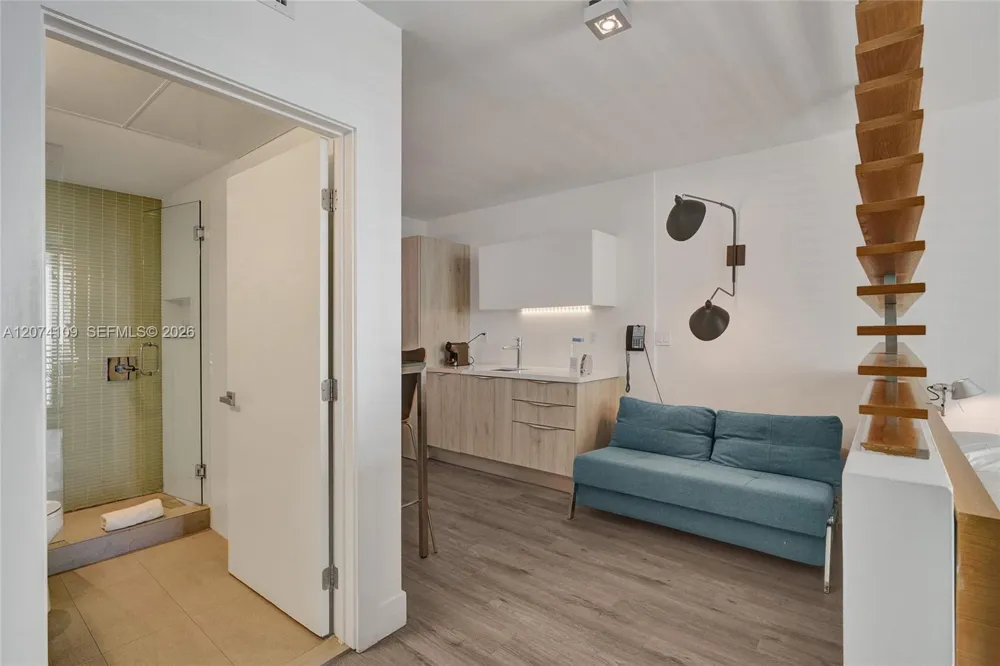 6080 Collins Ave #508 Miami Beach, FL 33140