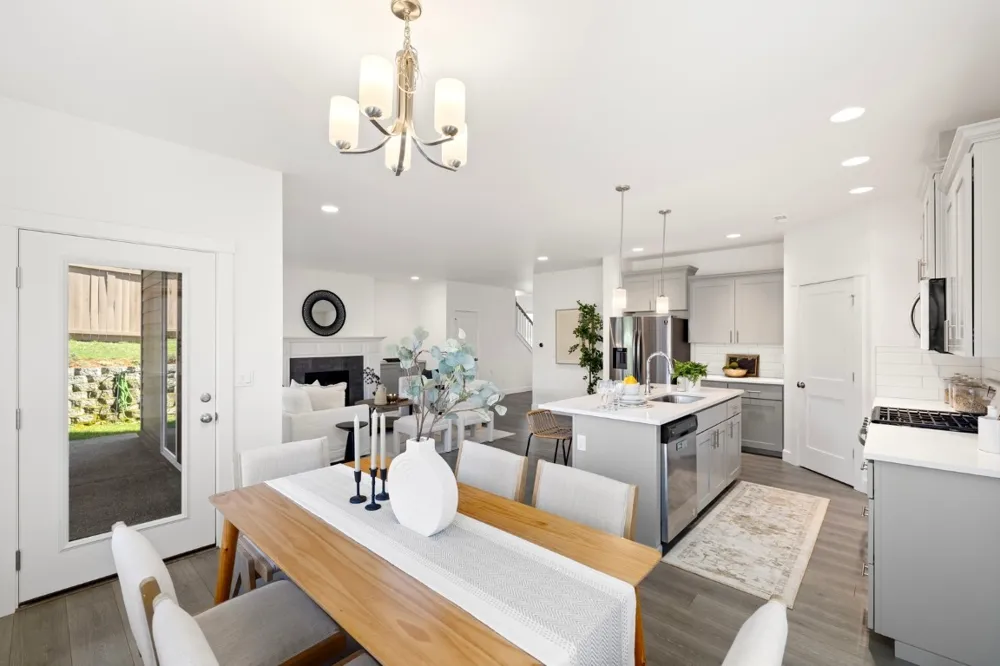 15240 SE 255th Court Covington, WA 98042
