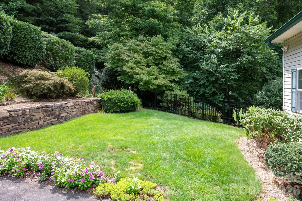 92 S Lindon Cove Road Candler, NC 28715