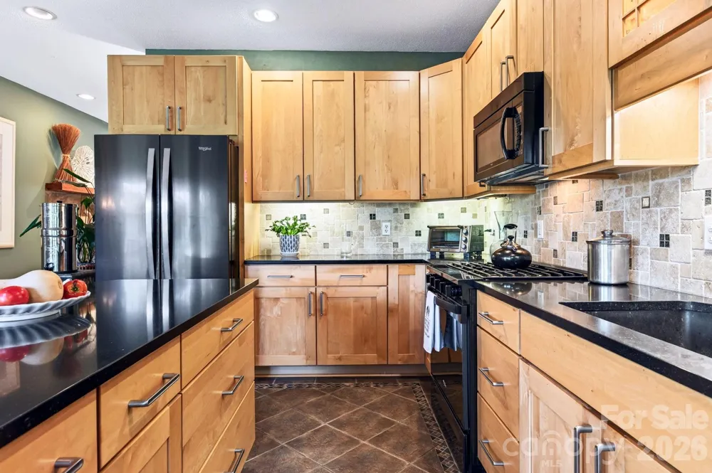 92 S Lindon Cove Road Candler, NC 28715