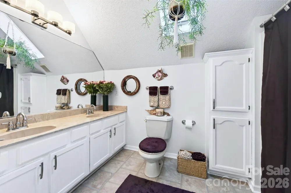 92 S Lindon Cove Road Candler, NC 28715