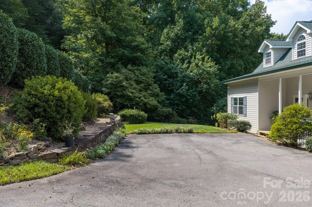 92 S Lindon Cove Road Candler, NC 28715