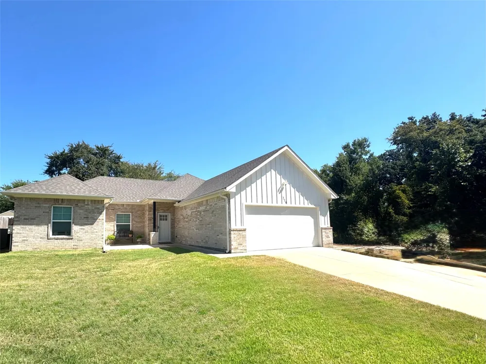 216 Skiff Drive Gun Barrel City, TX 75156