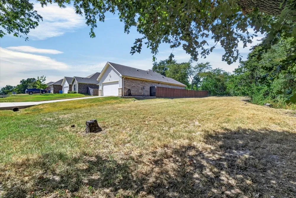 216 Skiff Drive Gun Barrel City, TX 75156