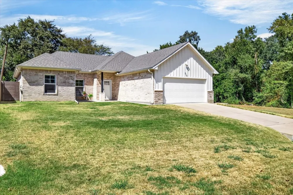 216 Skiff Drive Gun Barrel City, TX 75156