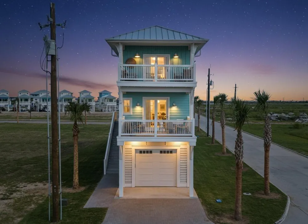 805 Bikini Street Crystal Beach, TX 77650