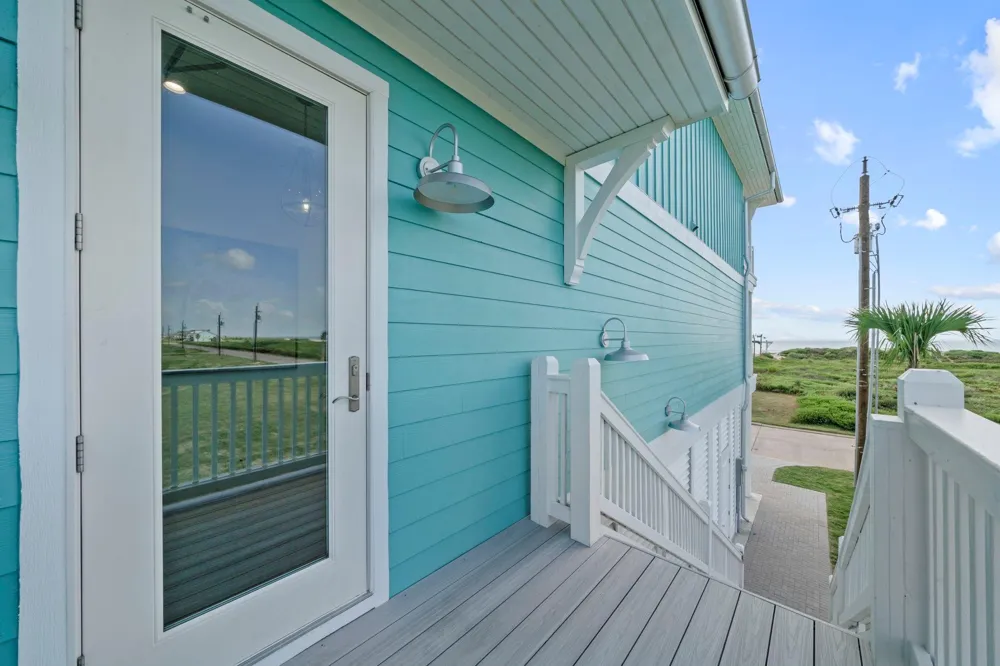 805 Bikini Street Crystal Beach, TX 77650