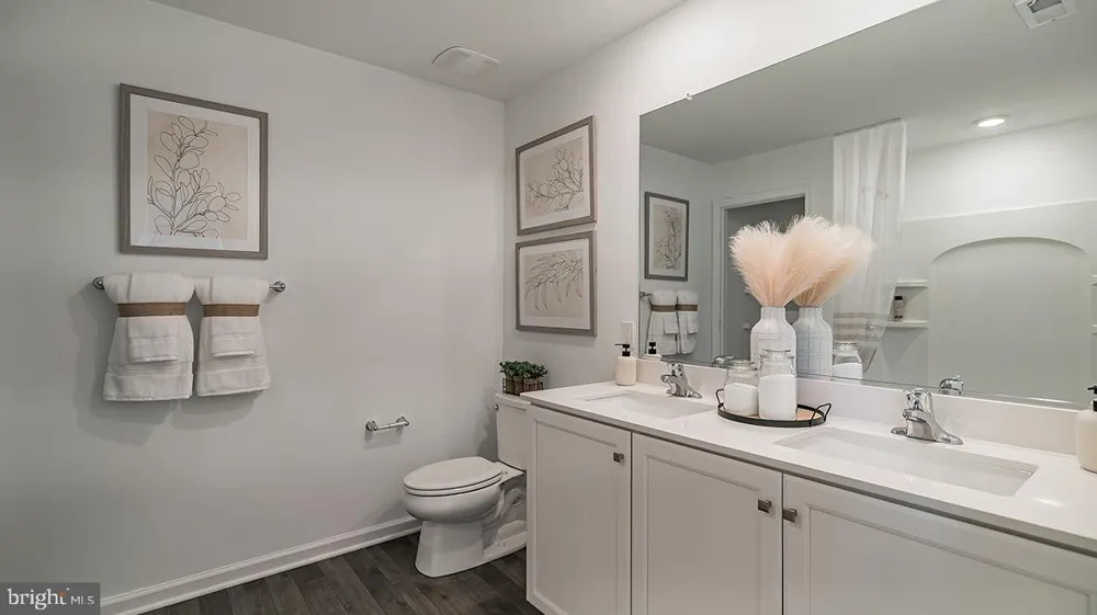 21 HATTERAS CIRCLE Egg Harbor Township, NJ 08234